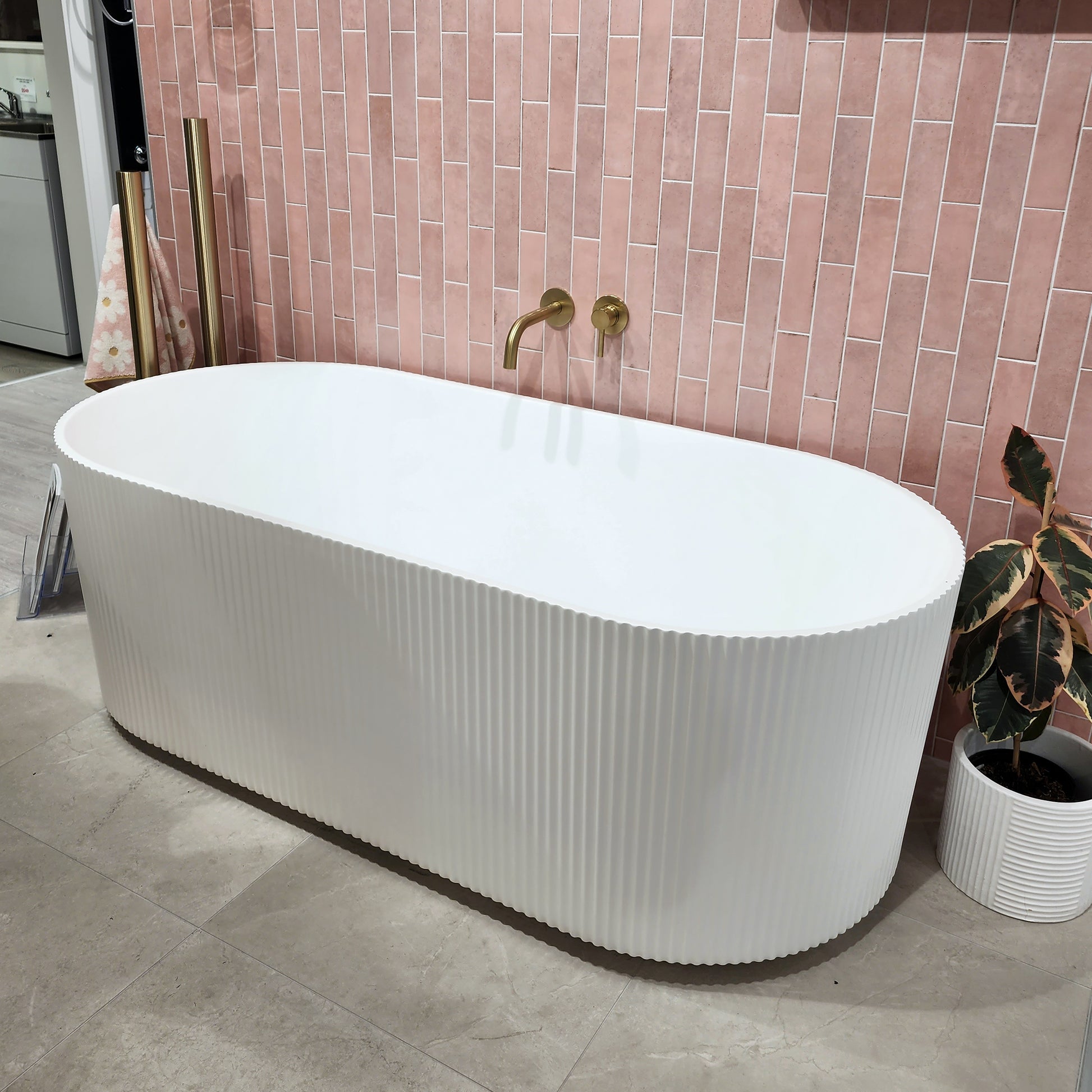 newtech-willow-1700-freestanding-bath