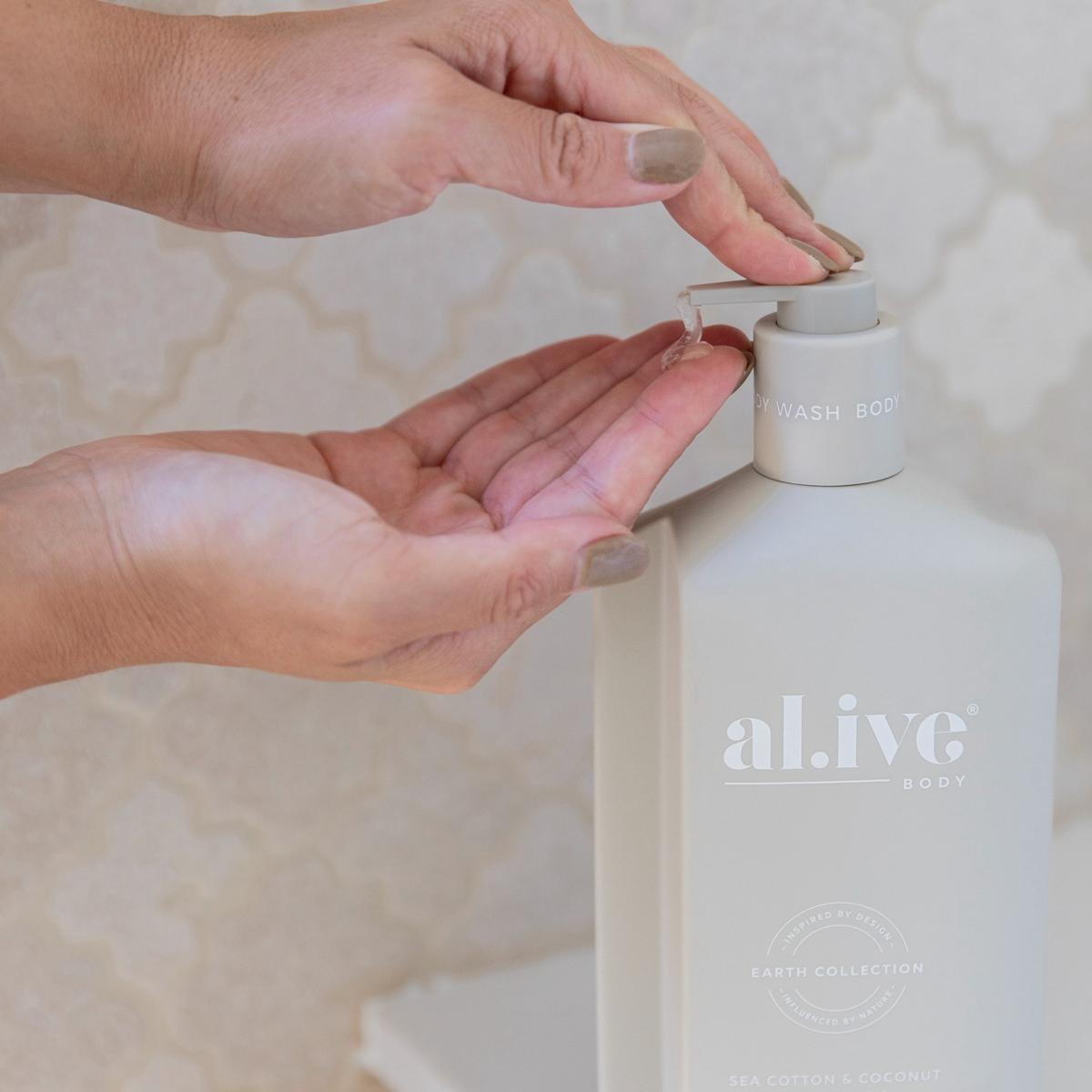 al.ive body Body Wash Sea Cotton & Coconut - lifestyle shot