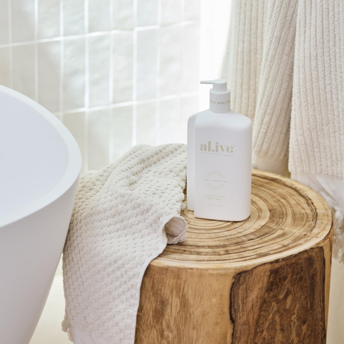 al.ive body Body Wash Mango & Lychee - lifestyle shot