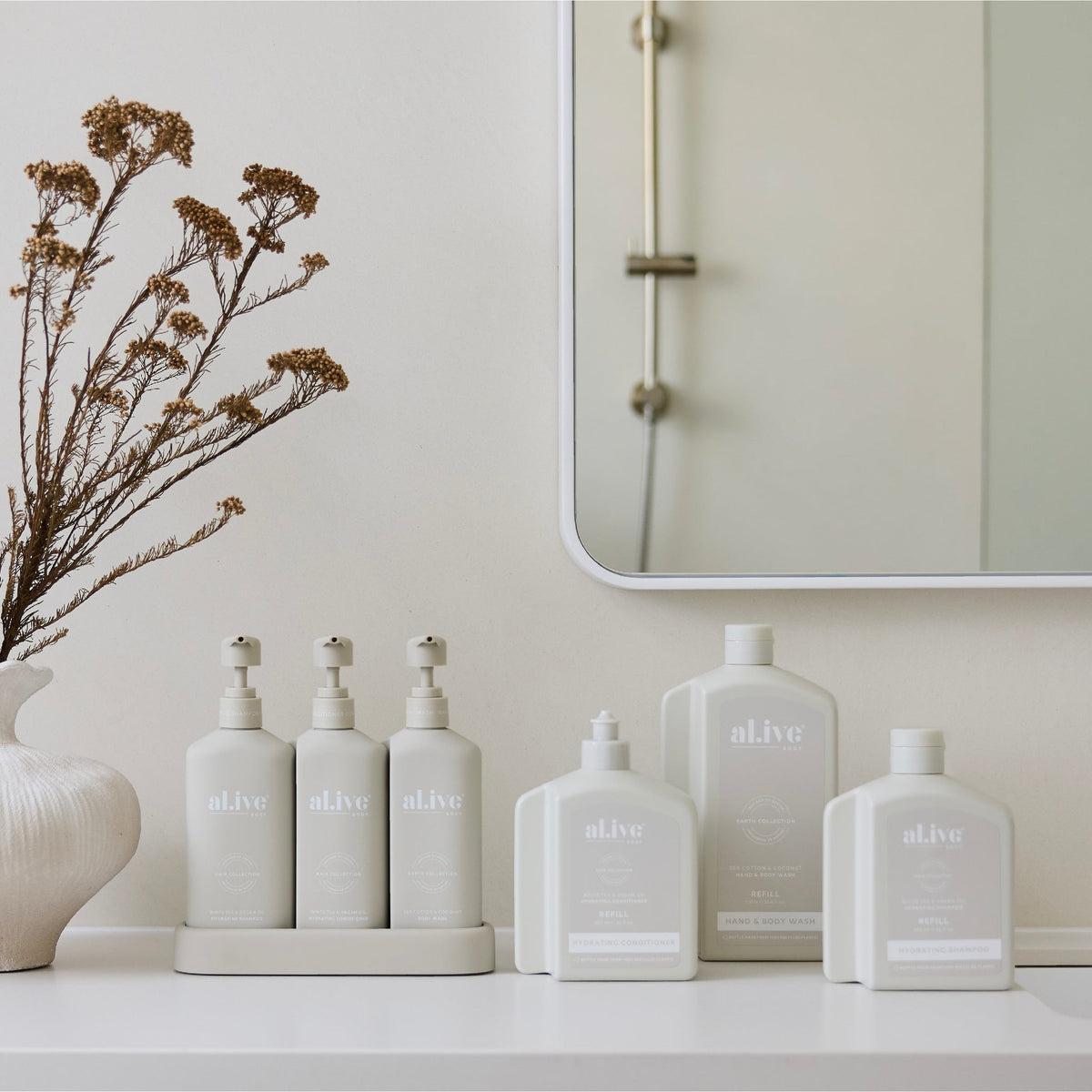 al.ive body Moisturising Conditioner Refill White Tea & Argan Oil - lifestyle shot