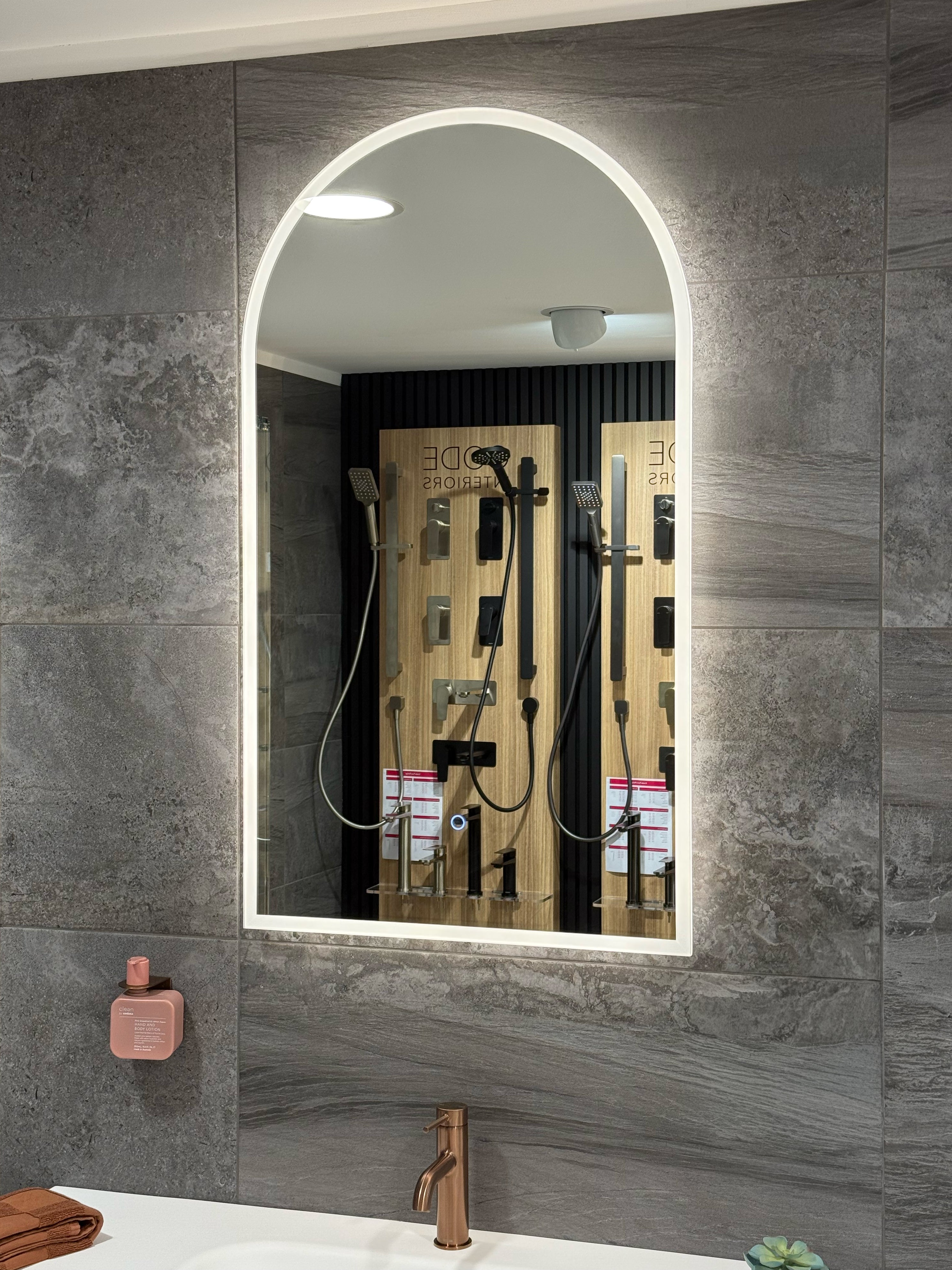 CODE SOLACE ARCH LED MIRROR 500x1050MM