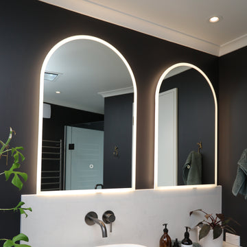 solace-arch-led-mirror-in-bathroom-setting
