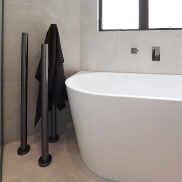 code-pure-freestanding-heated-towel-rail-1000m