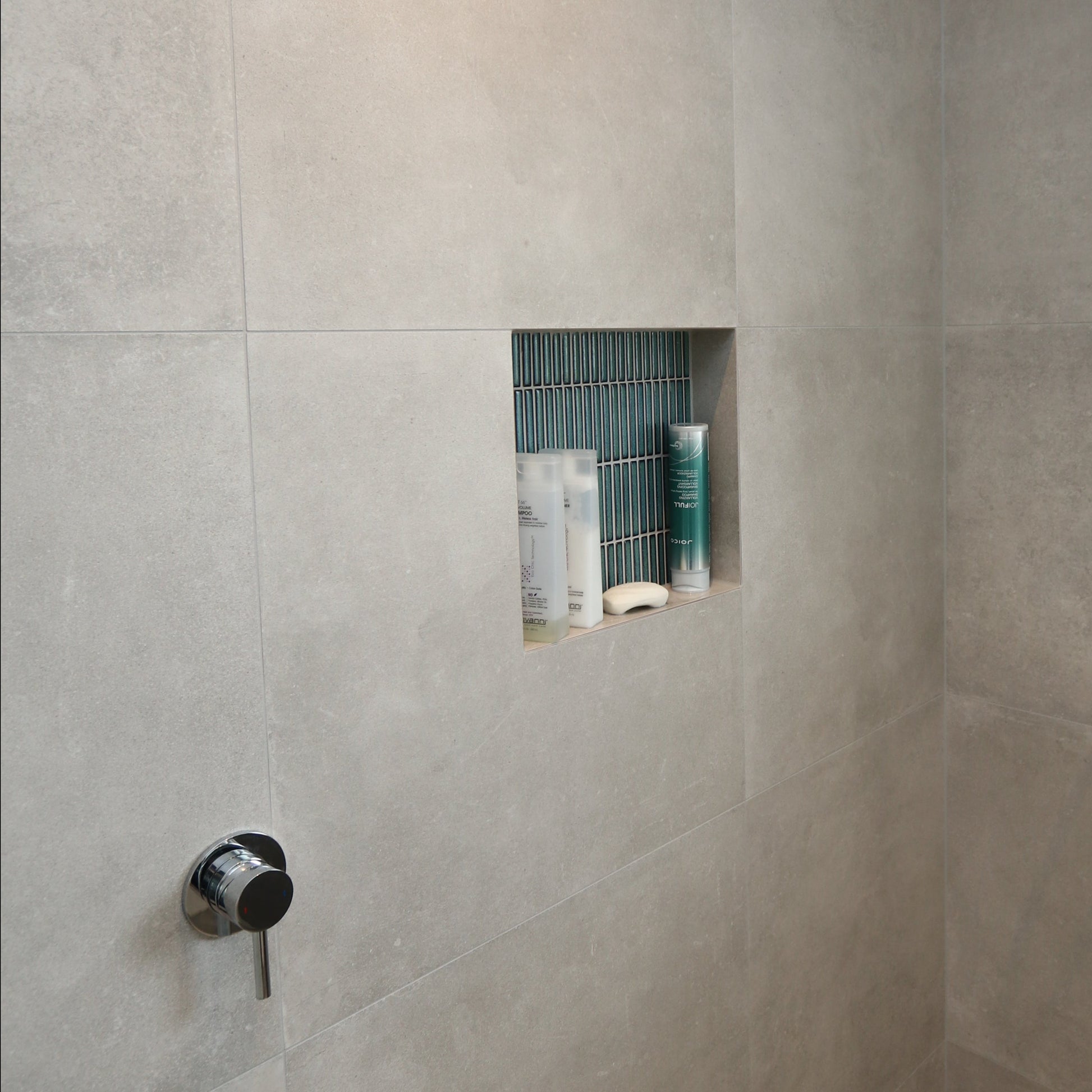 code-acacias-tiled-shower-niche