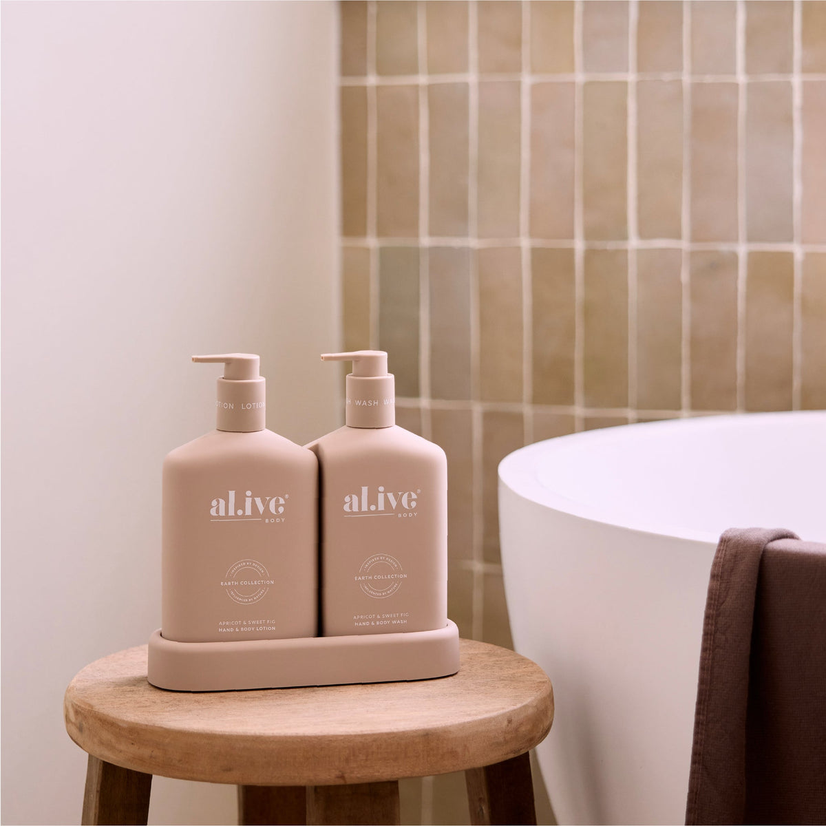 al.ive body Bathroom Duo - lifestyle image 4