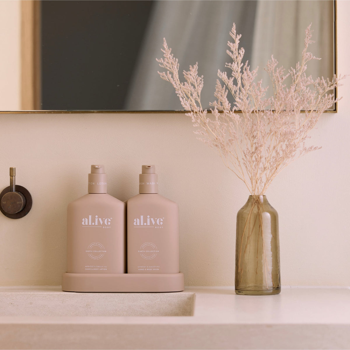 al.ive body Bathroom Duo - lifestyle image 3