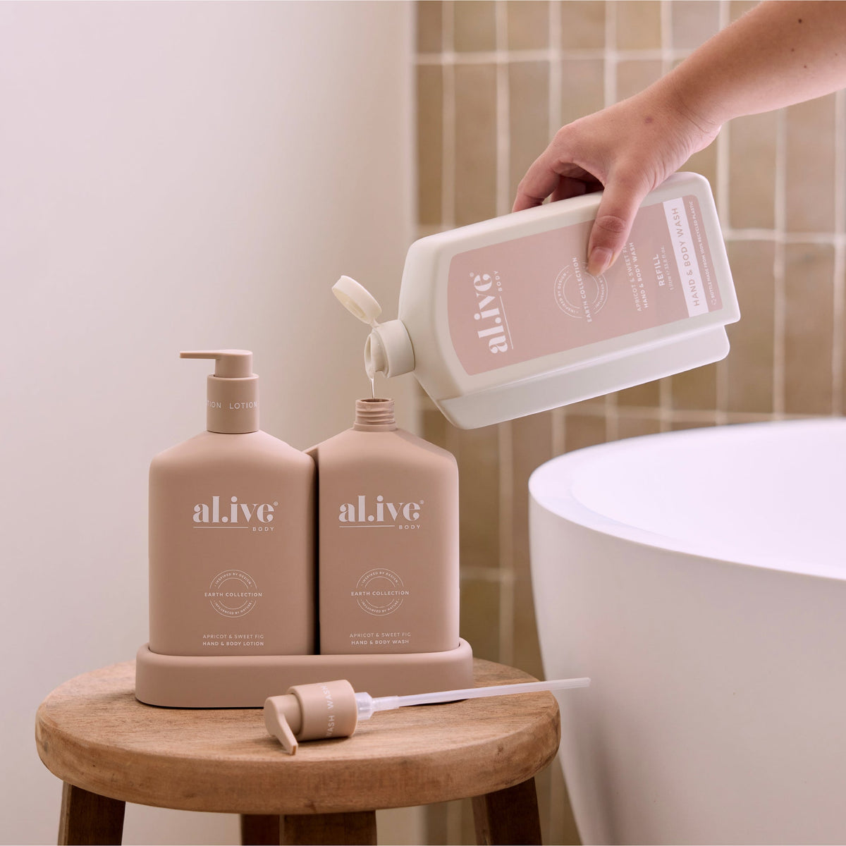 al.ive body Hand & Body Wash Refill Apricot & Sweet Fig - lifestyle shot