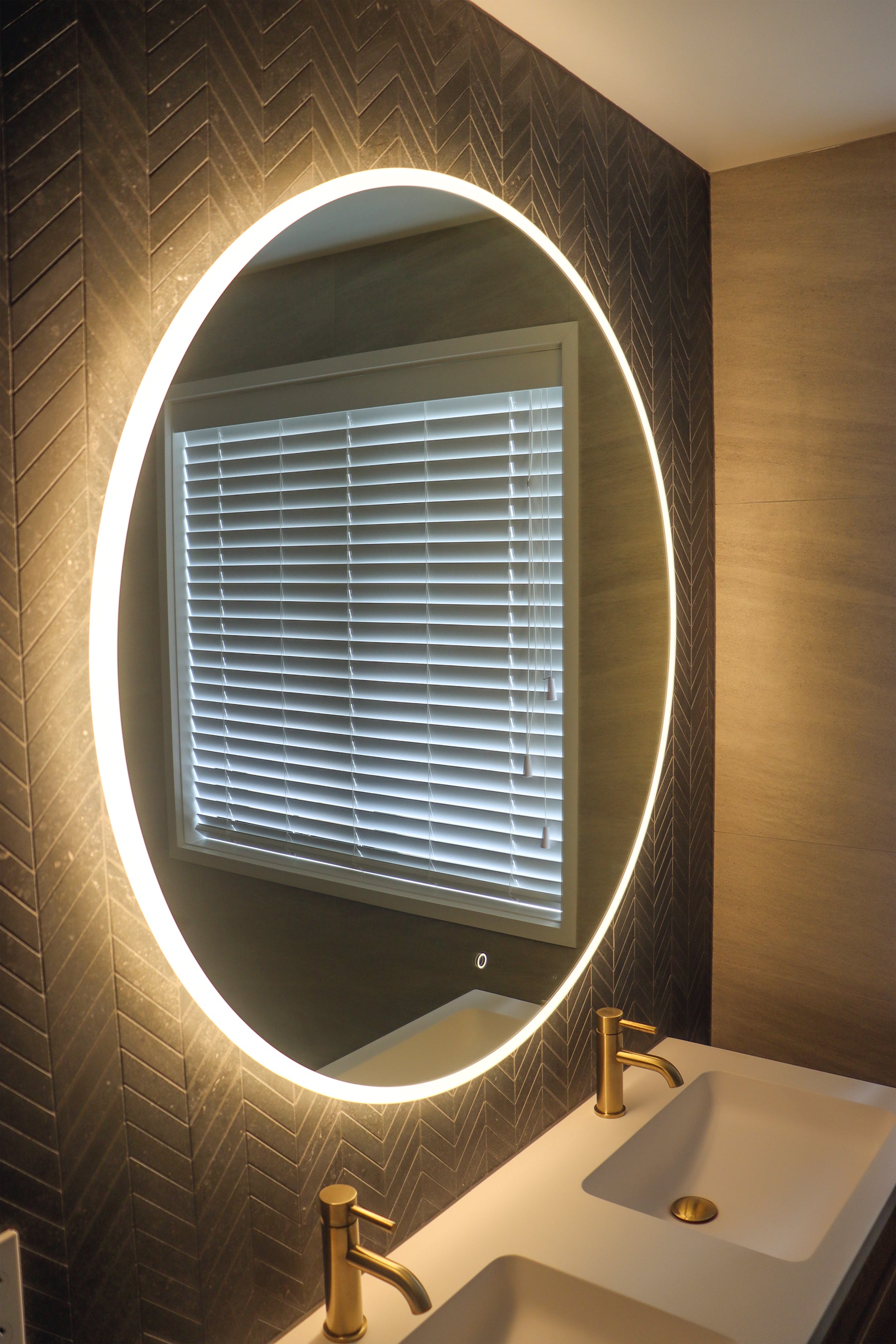 code-solace-roundled-mirror