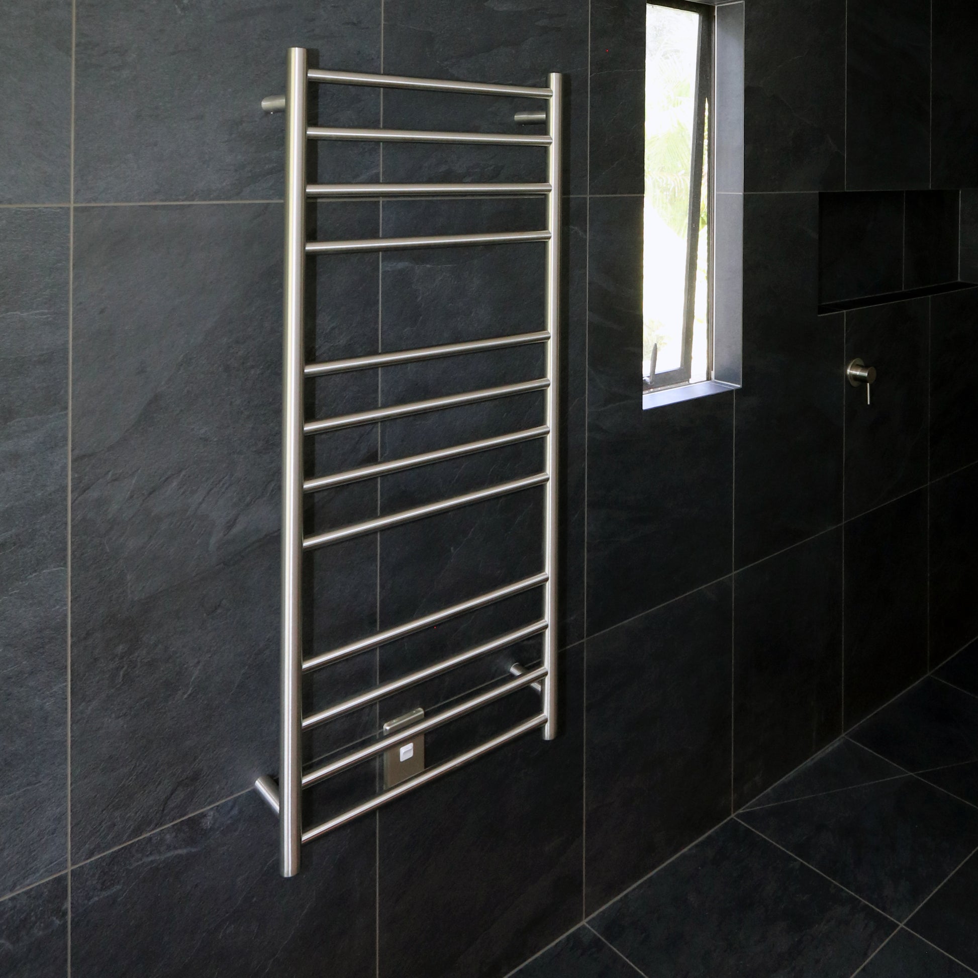 code-round-heated-towel-rail-1200
