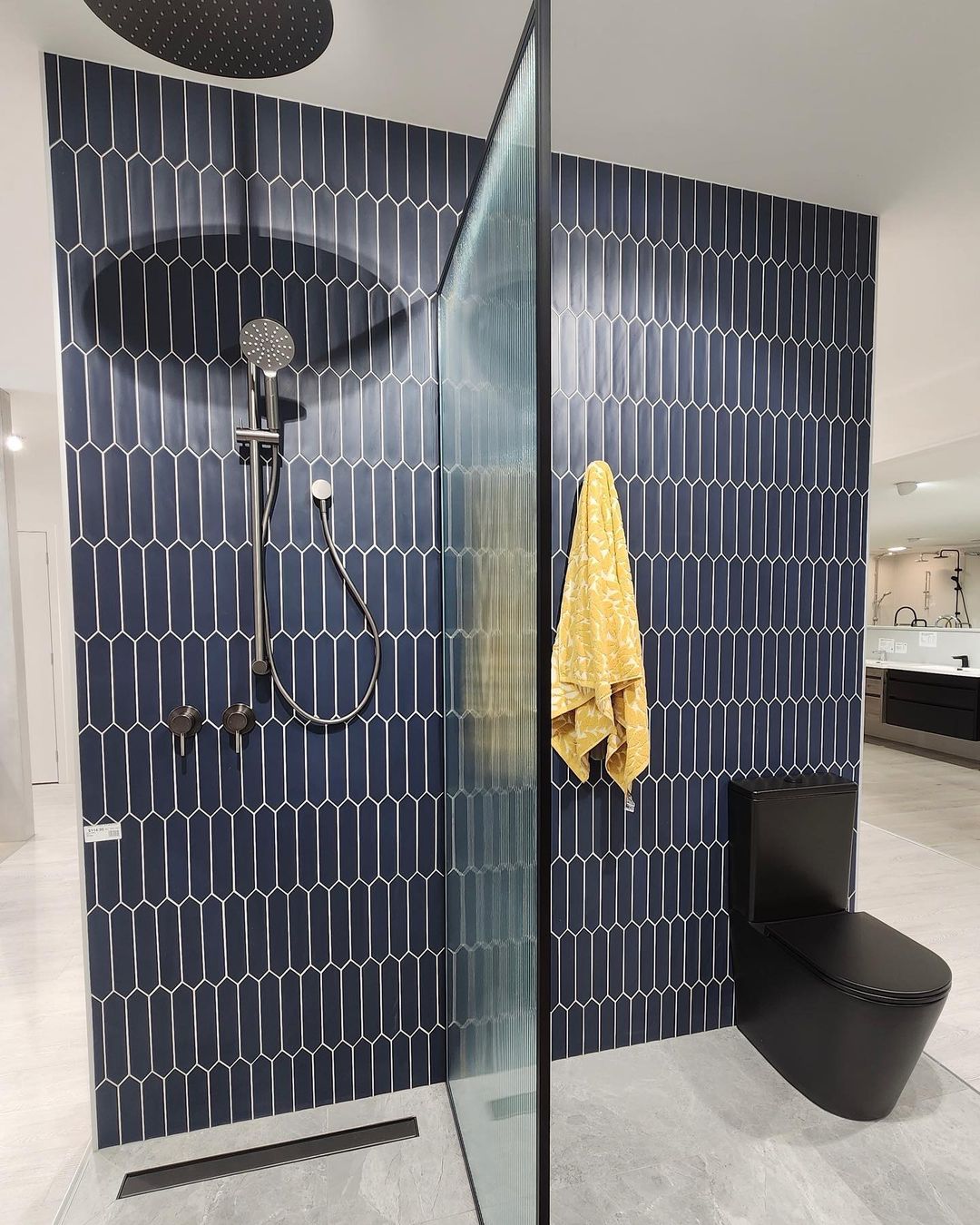 CUSTOM REEDED WALK IN PANEL SHOWER SCREEN WITH BLACK FRAME