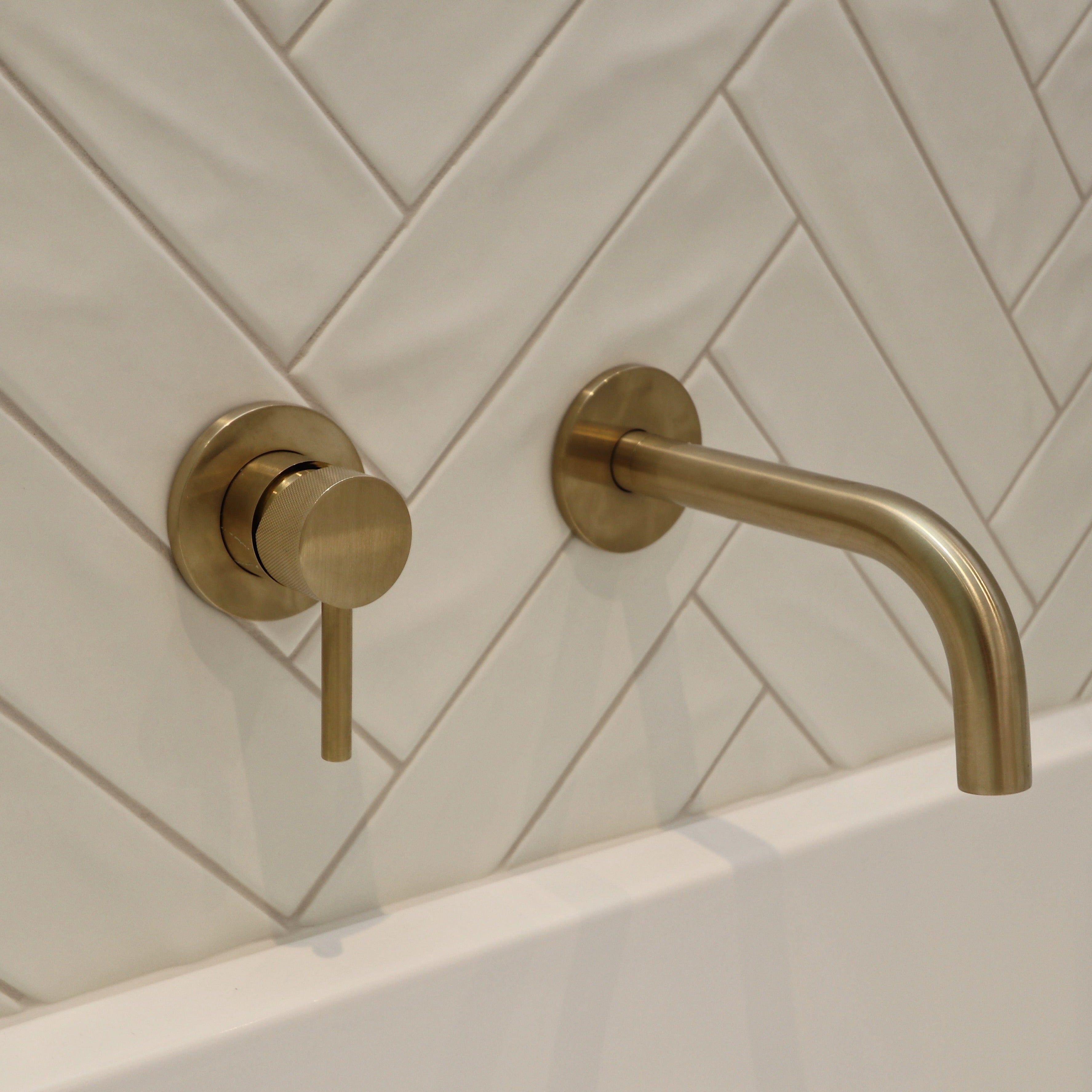 WATERWARE SCARAB BATH SPOUT BRUSHED GOLD