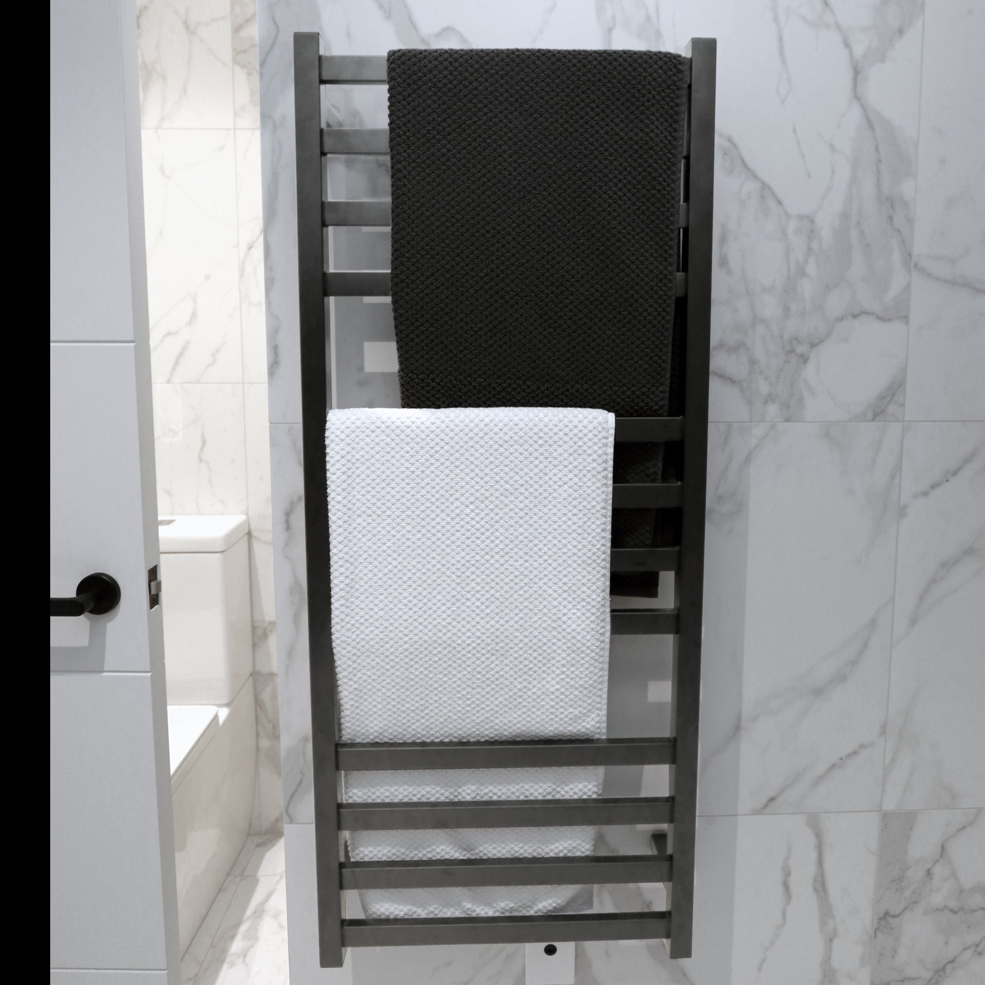 code-square-heated-towel-ladders-500