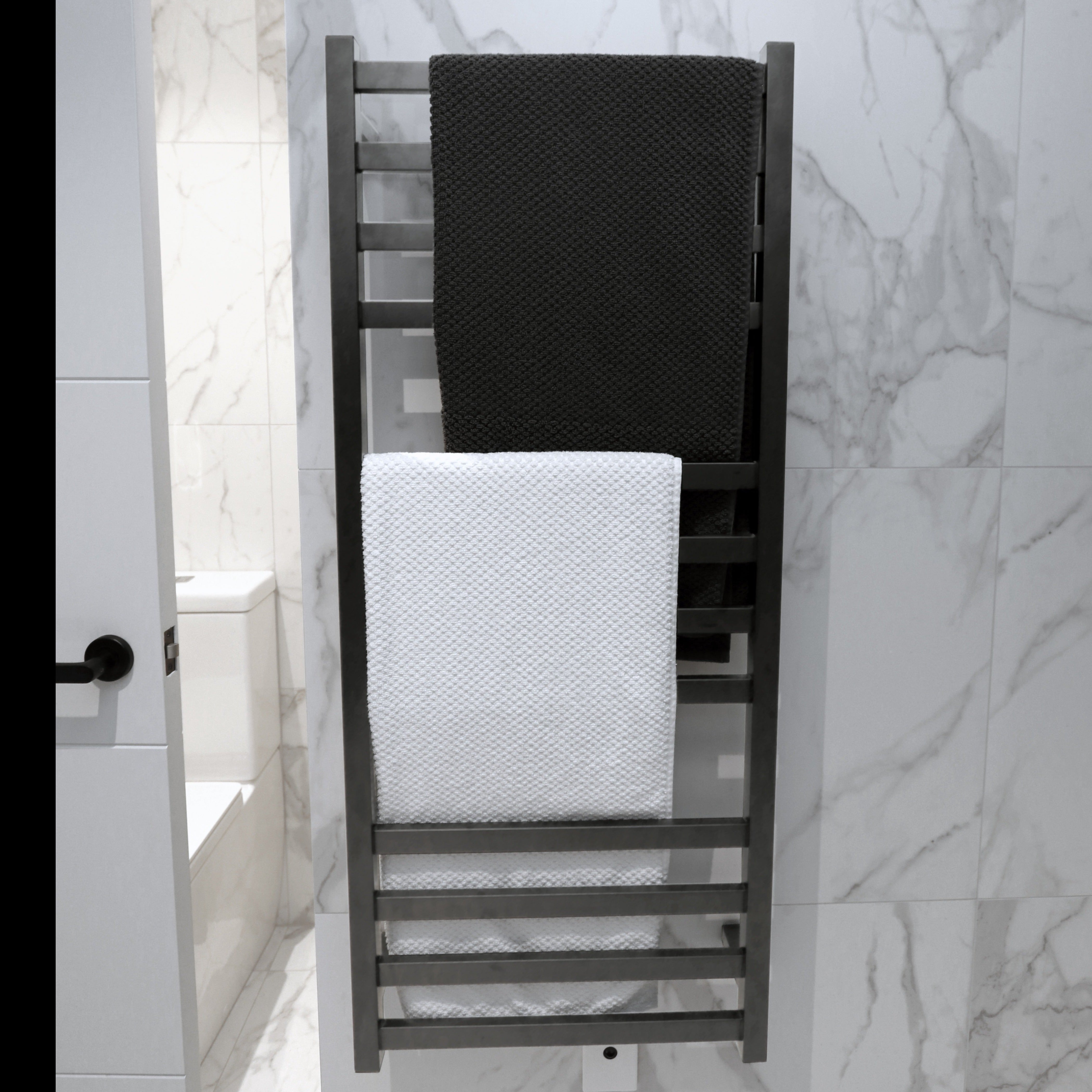 code-square-heated-towel-ladders-500