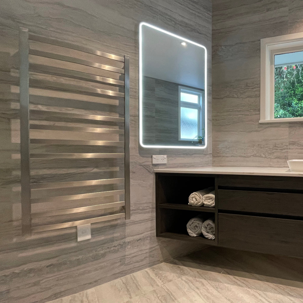 code-square-heated-towel-ladder-1200