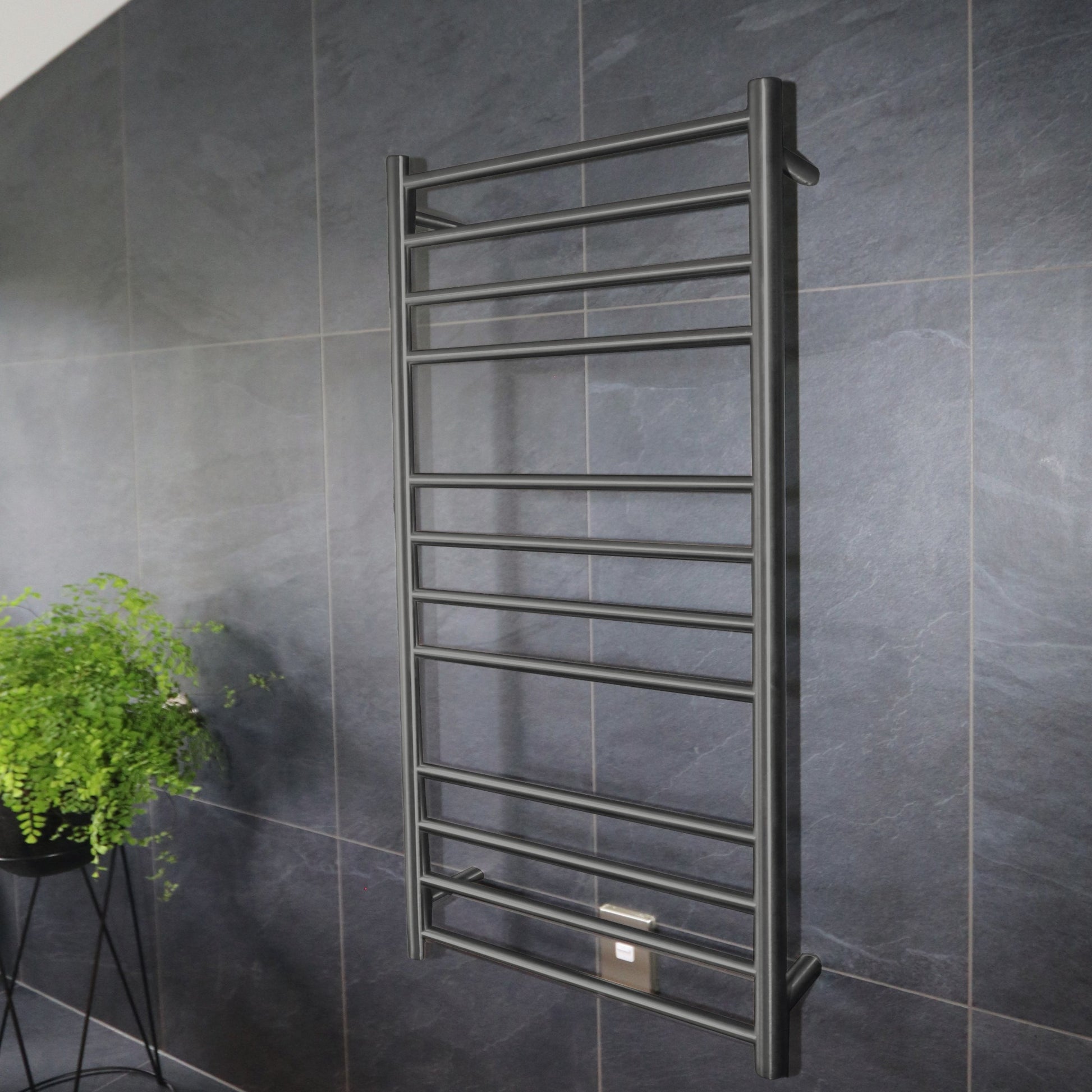 code-round-heated-towel-ladder-gunmetal