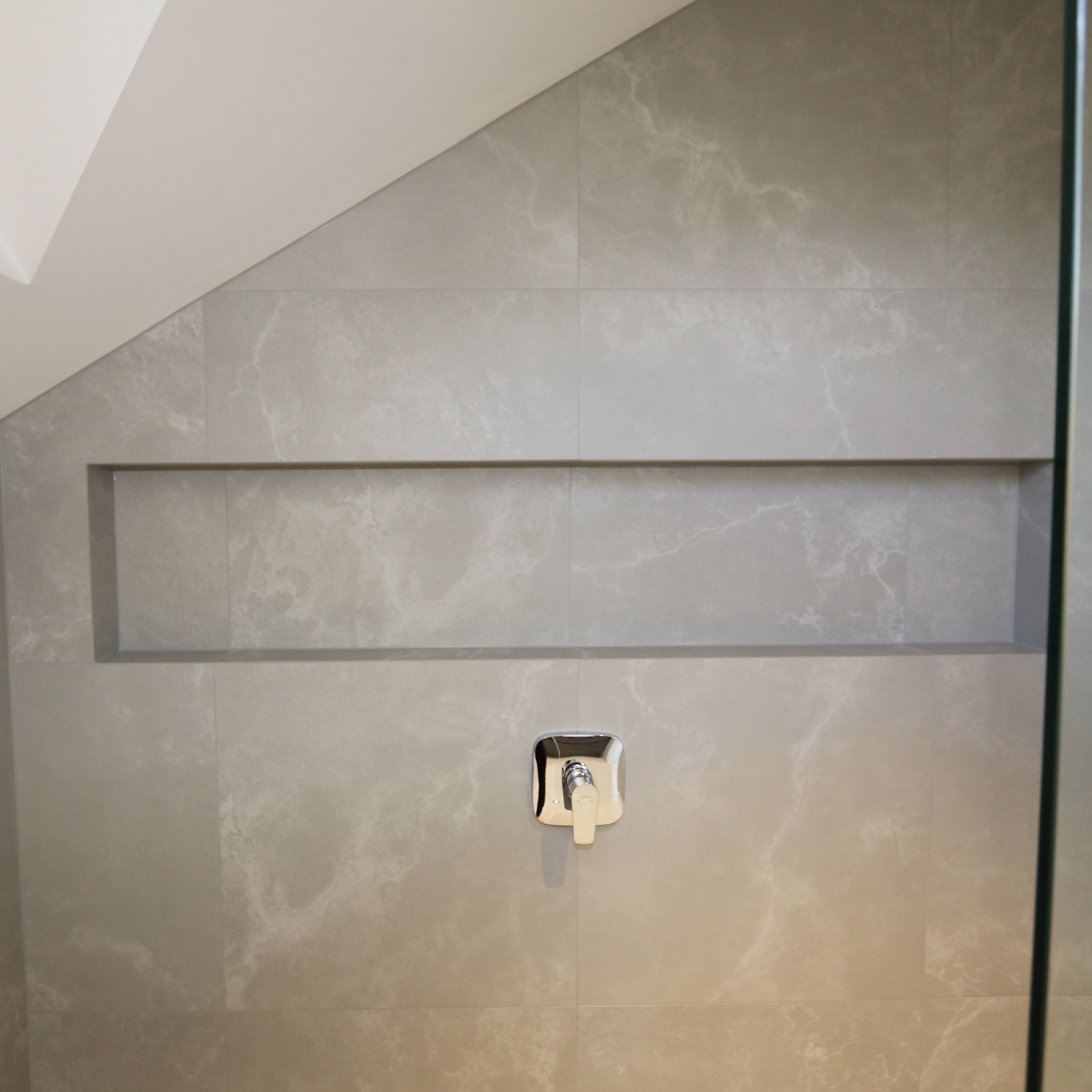 Atlantis-tile-over-shelf-niche