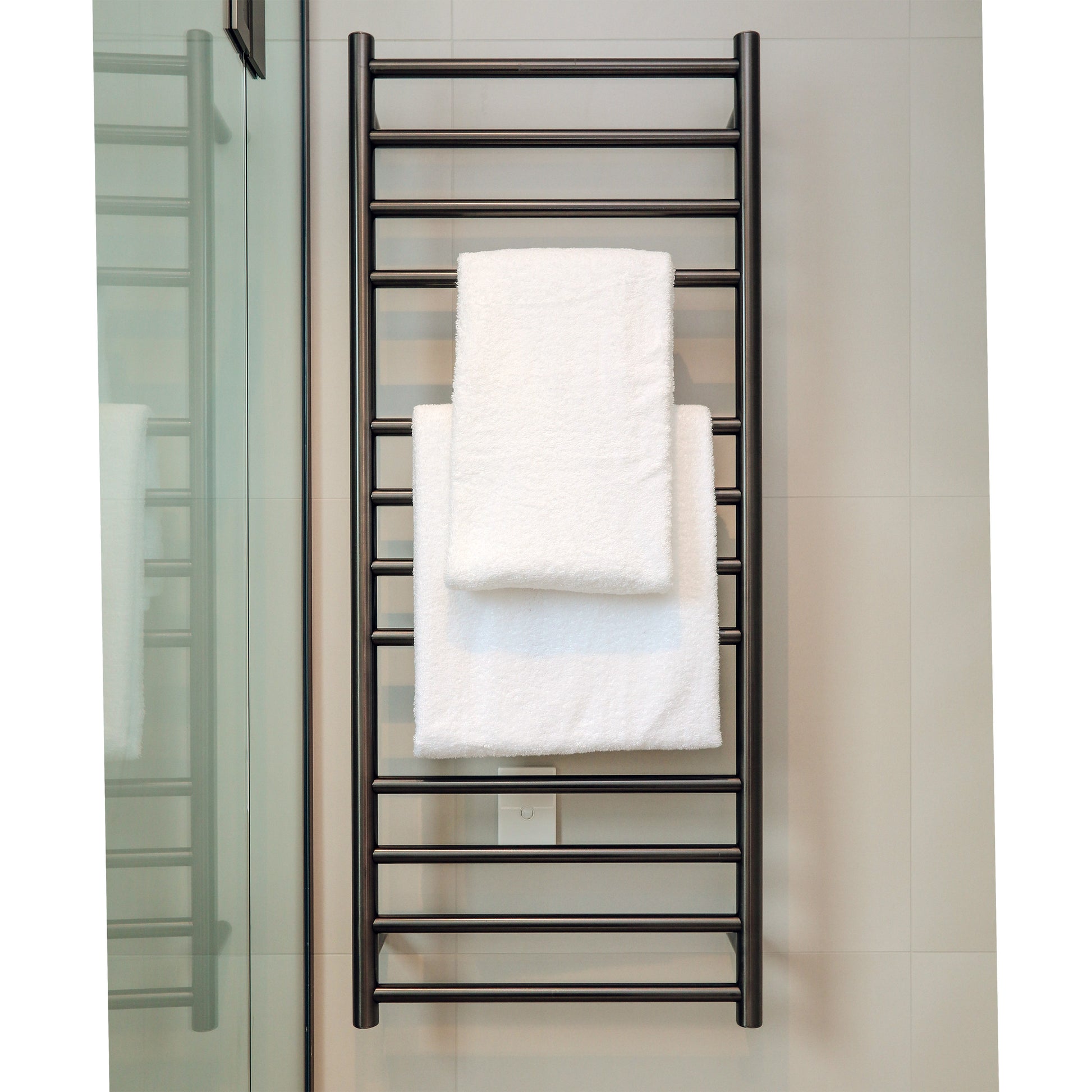 code-round-heated-towel-rail-1200