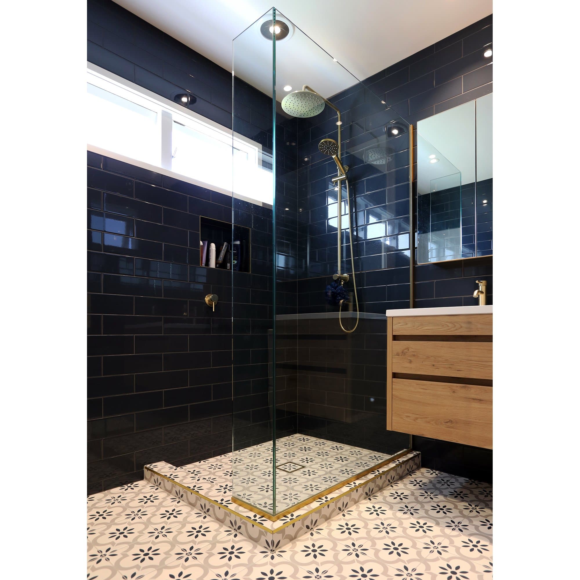 scarab-brushed-gold-shower-rainhead