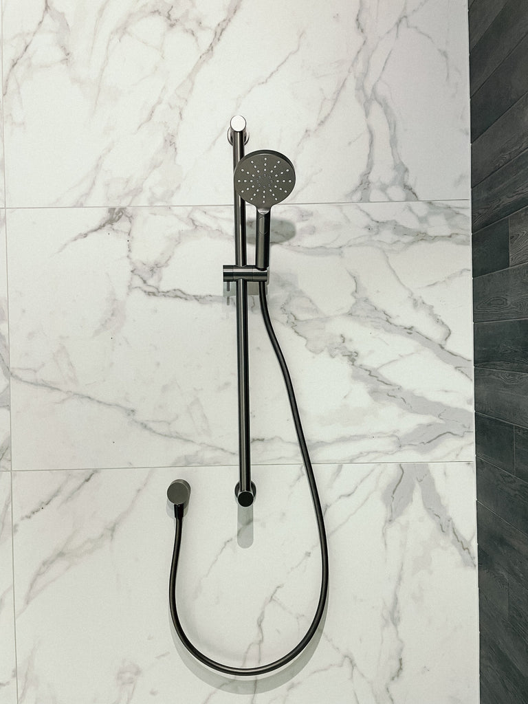 code-lamone-round-shower-rail-in-gunmetal-in-tiled-bathroom