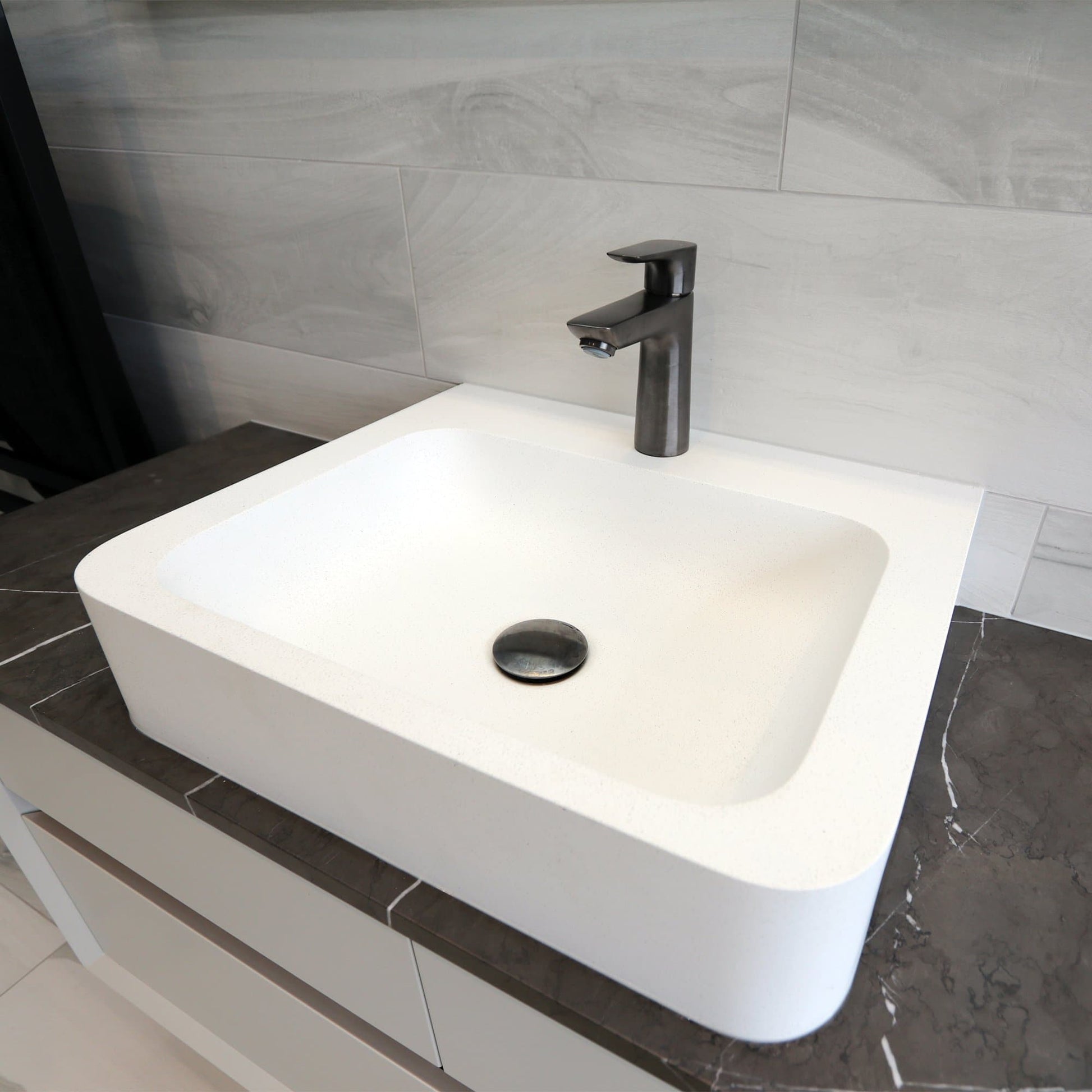 hansgrohe-talie-e-110-basin-mixer-gunmetal-in-bathroom-setting