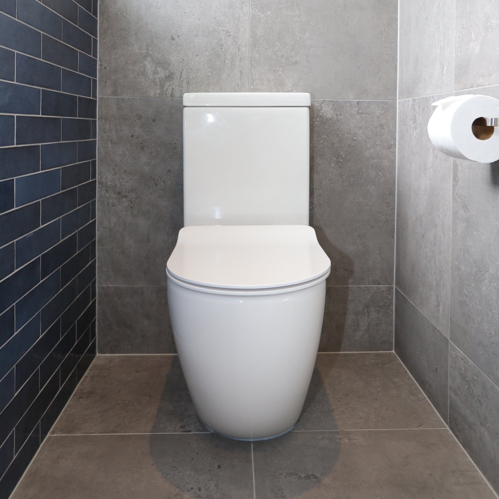 PLUMBLINE ELITE ZEN RIMLESS BTW TOILET SUITE