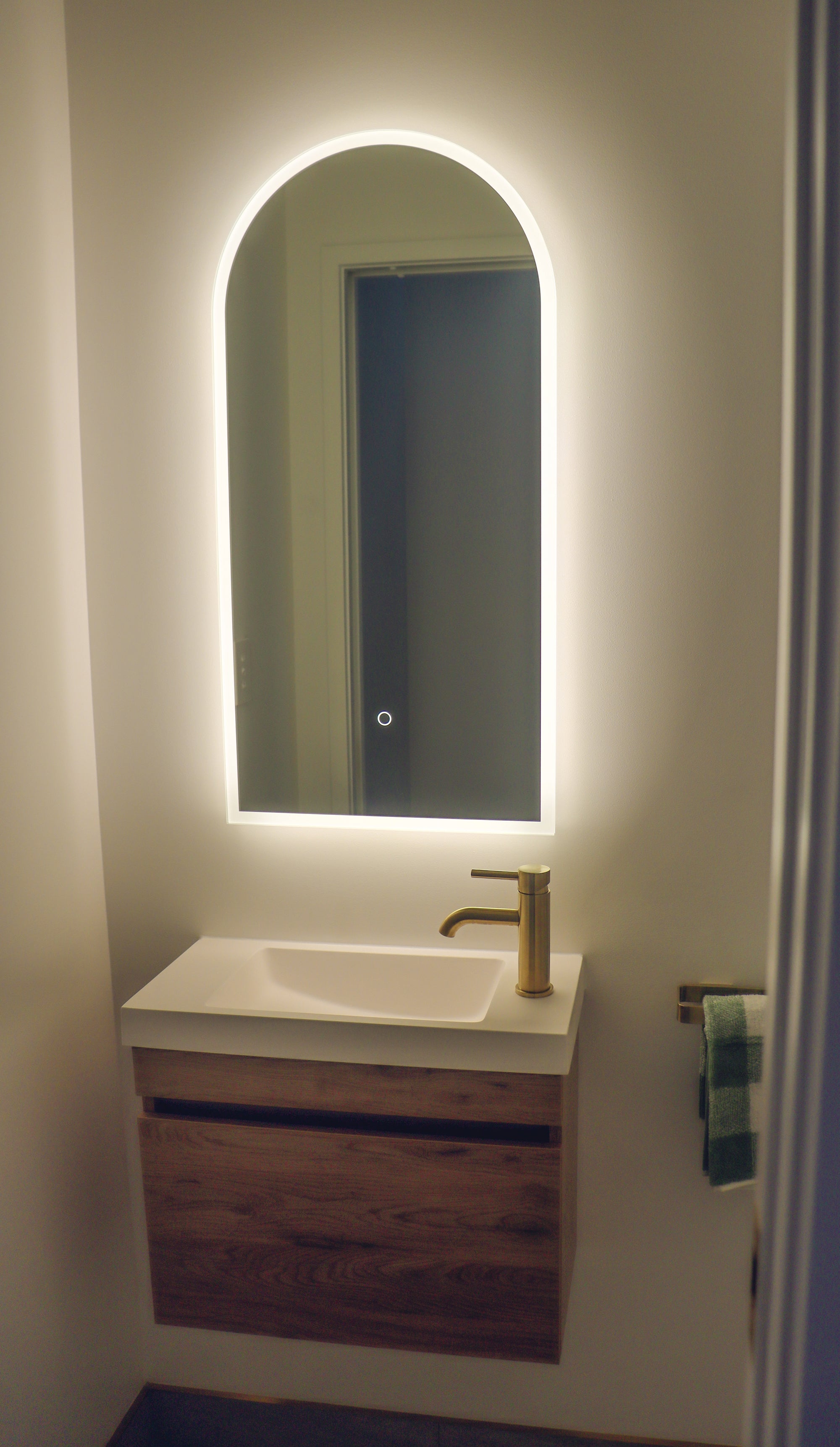 code-solace-arch-led-mirror-450