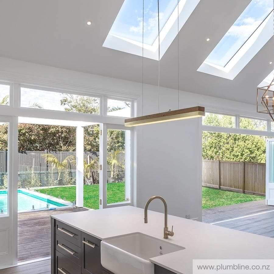 shaws-classic-600-butler-sink-mixer-round