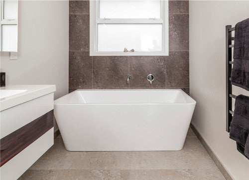 newtech-indus-back-to-wall-acyrlic-bath