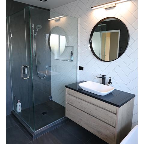 FRAMELESS GLASS SHOWER - SQUARE