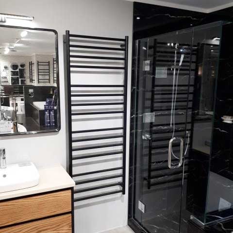 odyssey-heated-towel-ladder-1600-matte-black