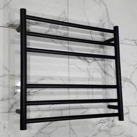 code-round-heated-towel-ladders-900