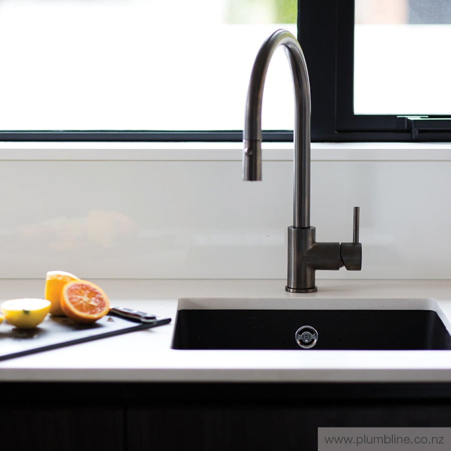 plumbline-buddy-round-spout-pull-out-sink-mixer