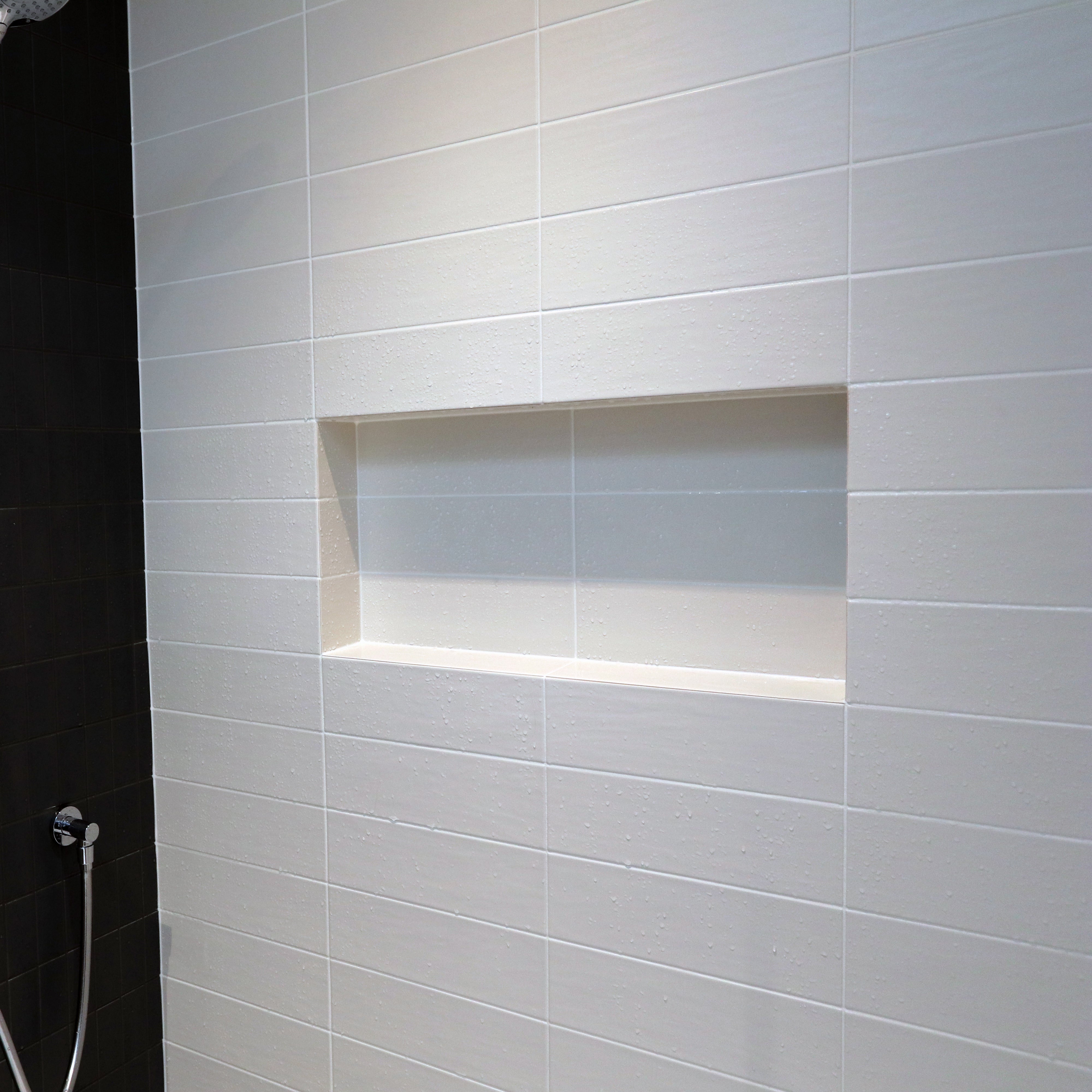 atlantis-tile-over-shelf-niche